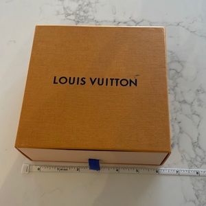 Louis Vuitton box